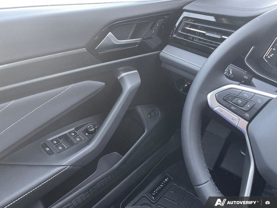 2025 Volkswagen Jetta Highline-17