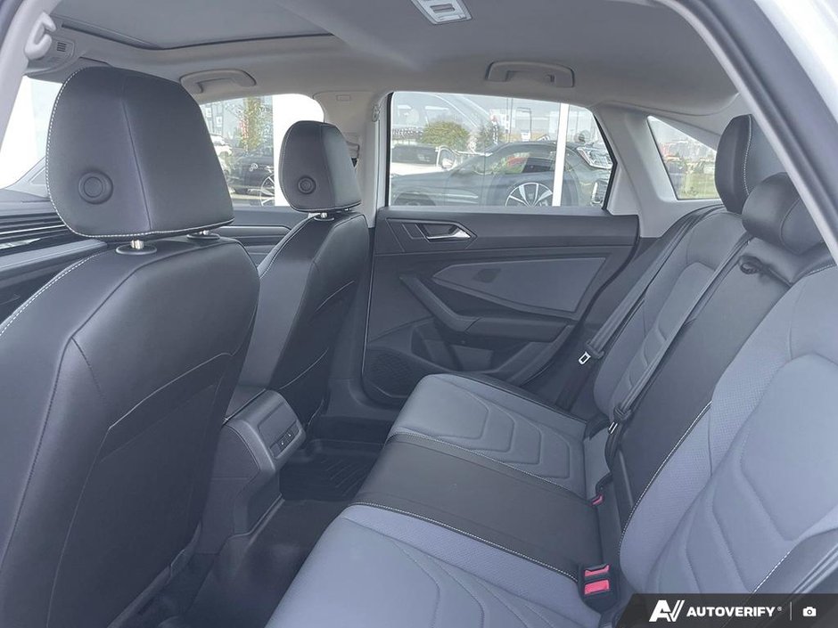 2025 Volkswagen Jetta Highline-23