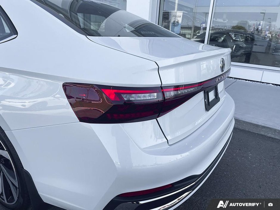 2025 Volkswagen Jetta Highline-11