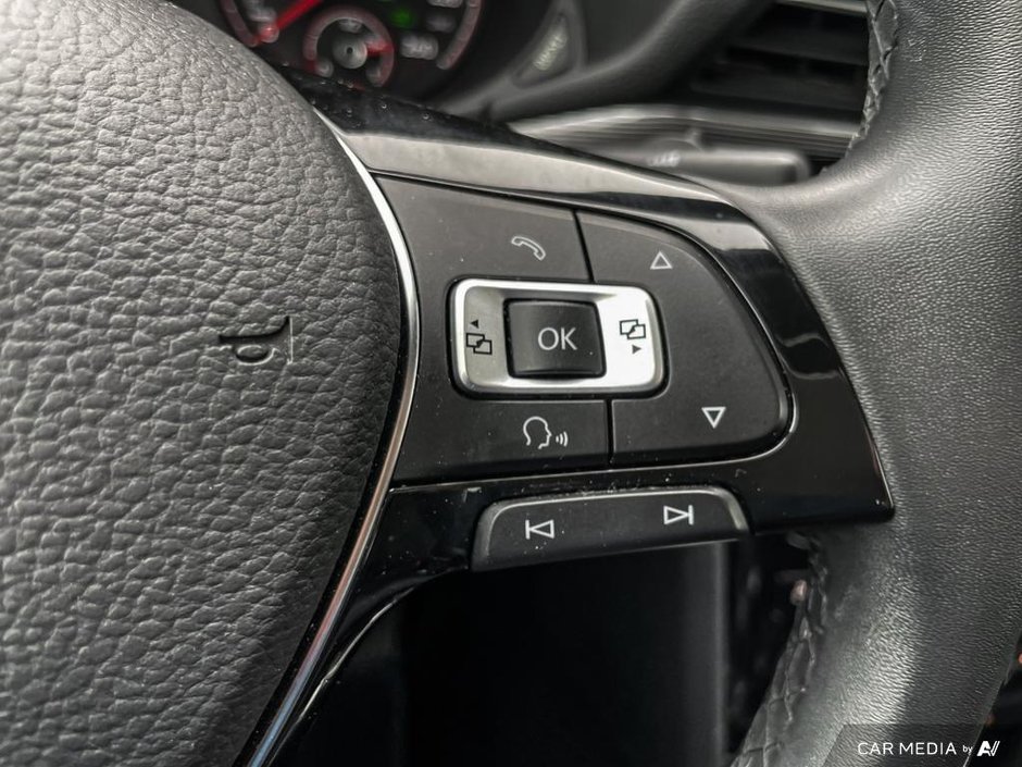 2021 Volkswagen Passat Highline-15