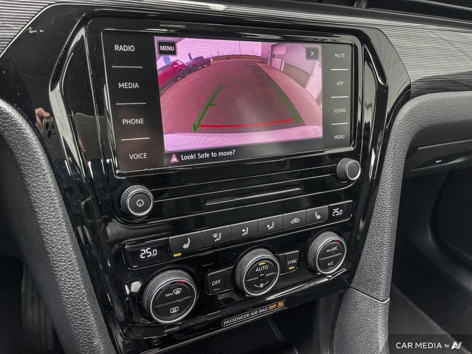 2021 Volkswagen Passat Highline-18