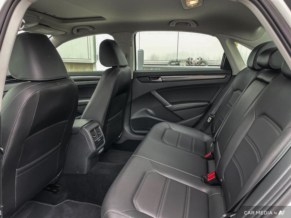 2021 Volkswagen Passat Highline-22
