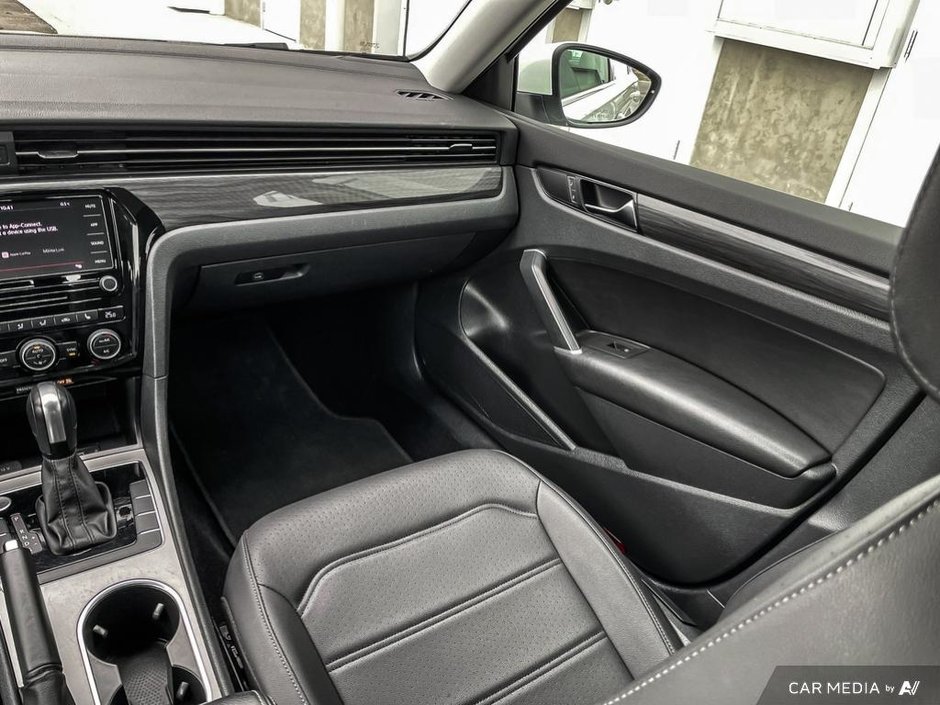 2021 Volkswagen Passat Highline-24