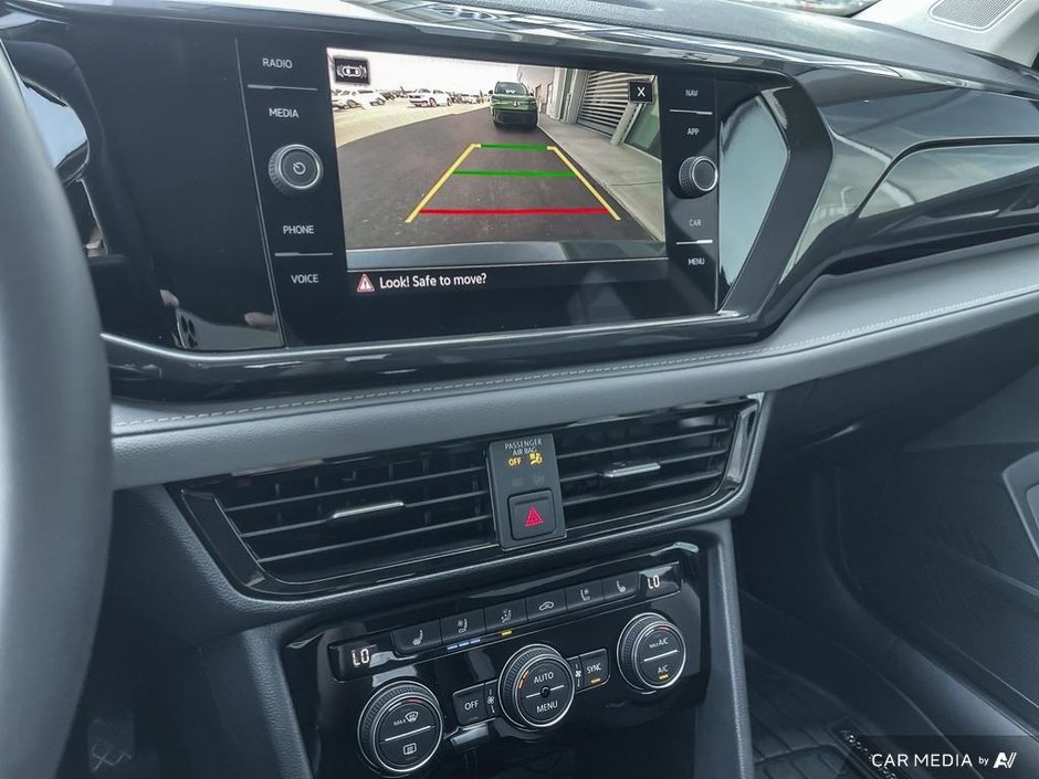 2023 Volkswagen Taos Highline-18