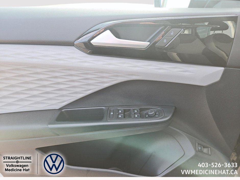 2023 Volkswagen Taos Trendline-11