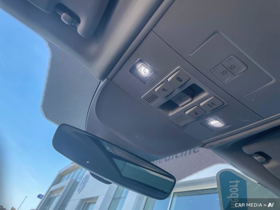 2024 Volkswagen Taos Highline-20