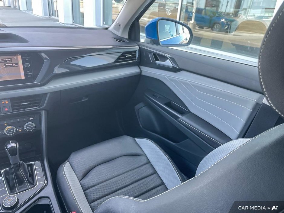 2024 Volkswagen Taos Highline-24