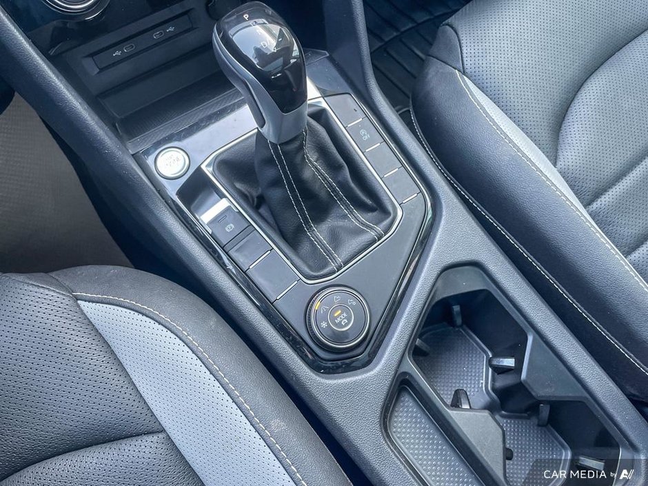 2024 Volkswagen Taos Highline-17