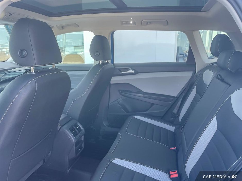 2024 Volkswagen Taos Highline-22