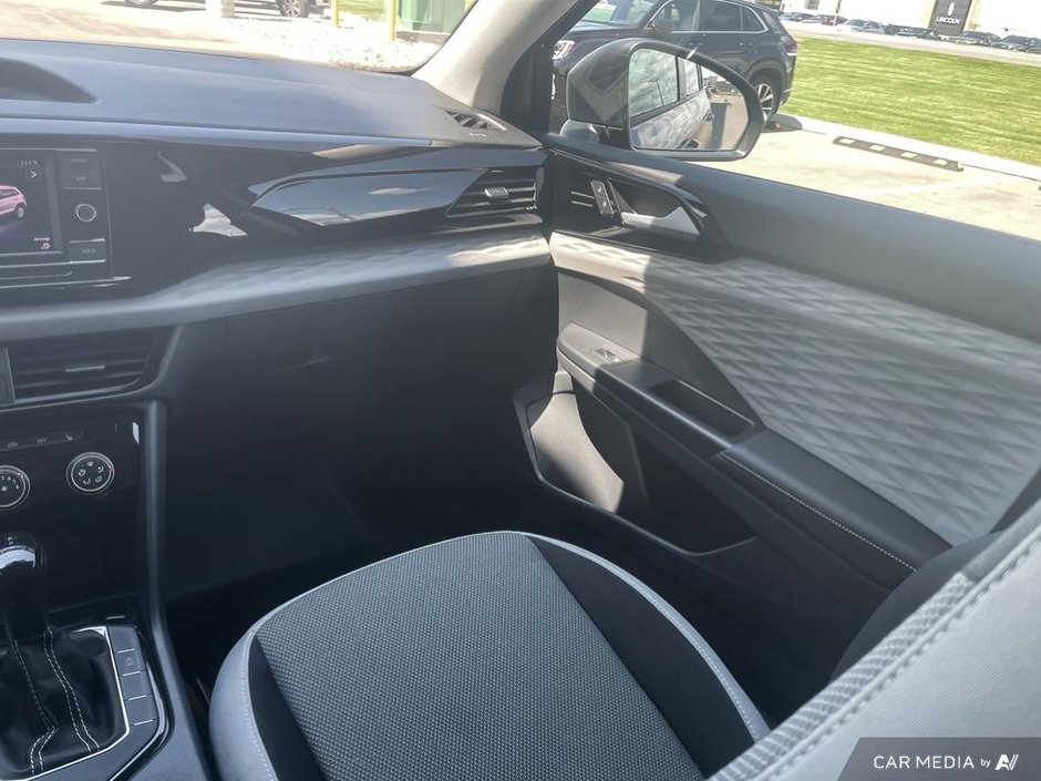 2024 Volkswagen Taos Trendline-24