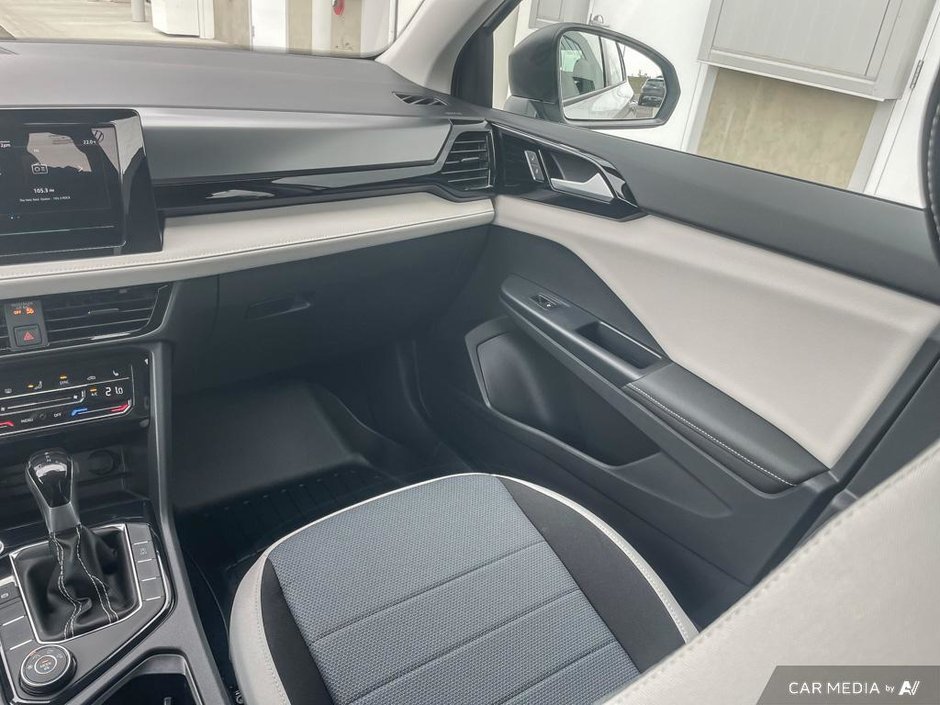 2025 Volkswagen Taos Trendline 4MOTION-24