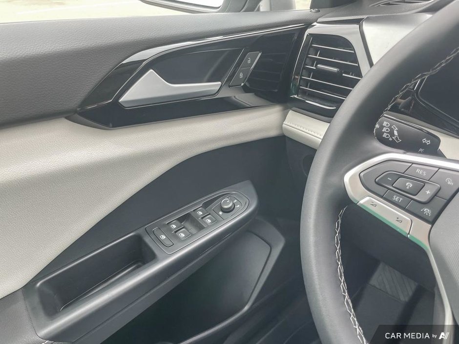 2025 Volkswagen Taos Trendline 4MOTION-16