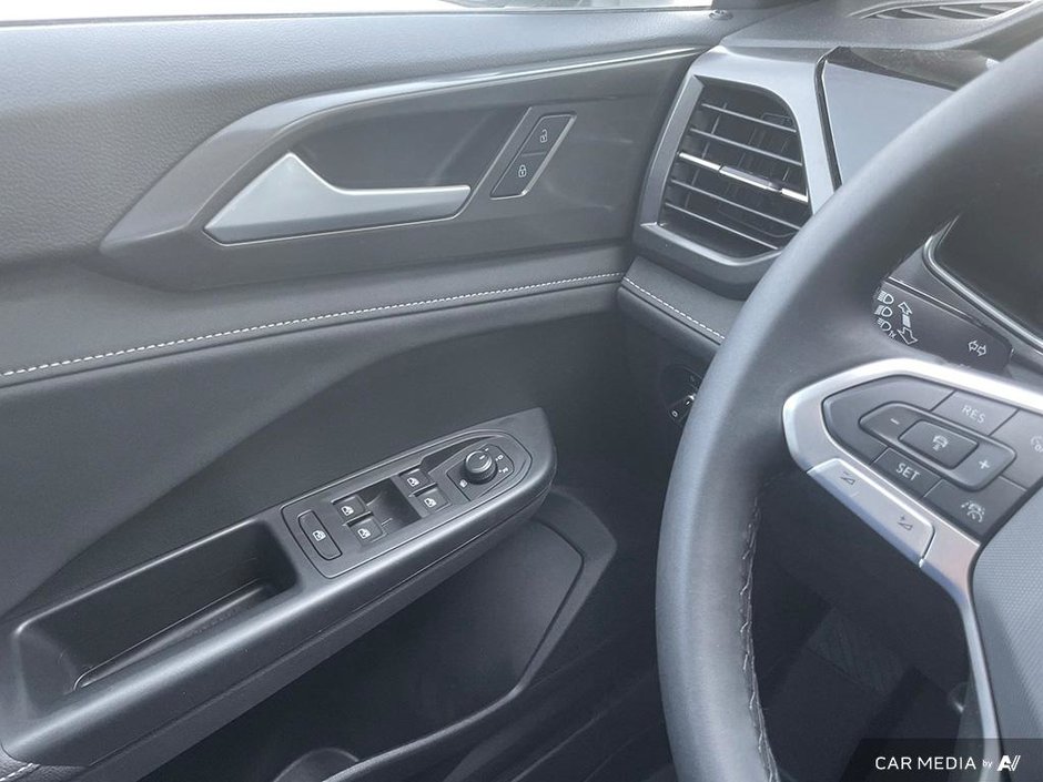 2025 Volkswagen Taos Comfortline Black Edition 4MOTION-14