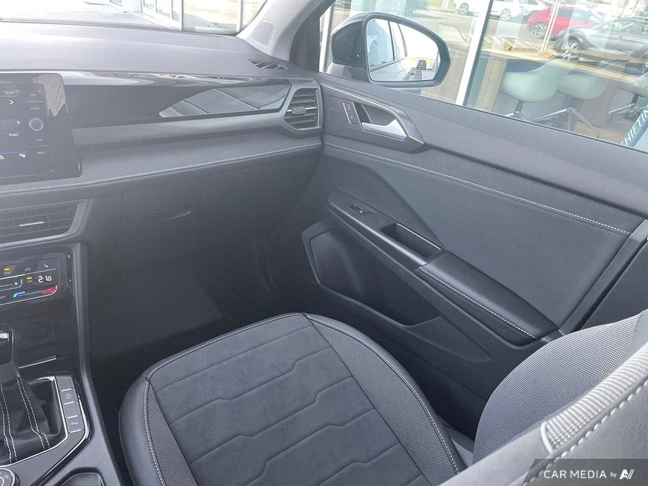 2025 Volkswagen Taos Comfortline Black Edition 4MOTION-25