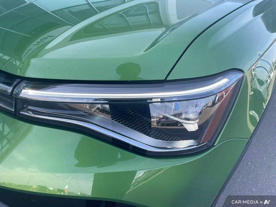 2025 Volkswagen Taos Comfortline Black Edition 4MOTION-8