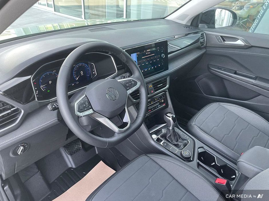 2025 Volkswagen Taos Comfortline Black Edition 4MOTION-13