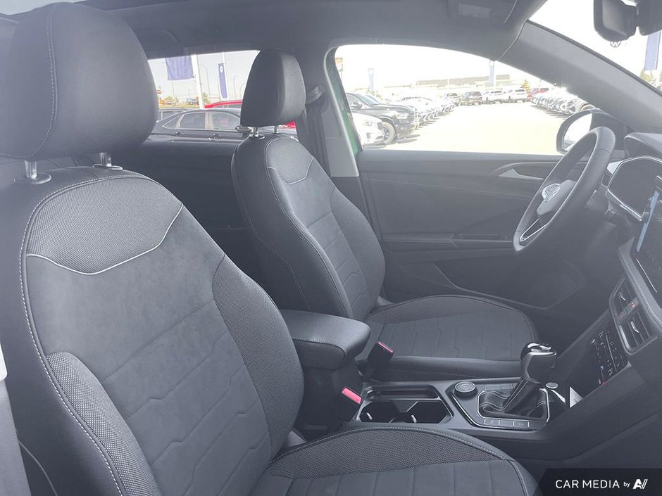 2025 Volkswagen Taos Comfortline Black Edition 4MOTION-22