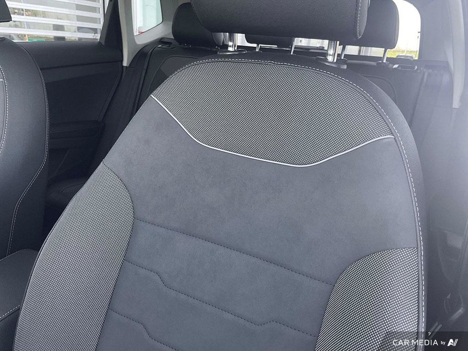 2025 Volkswagen Taos Comfortline Black Edition 4MOTION-21