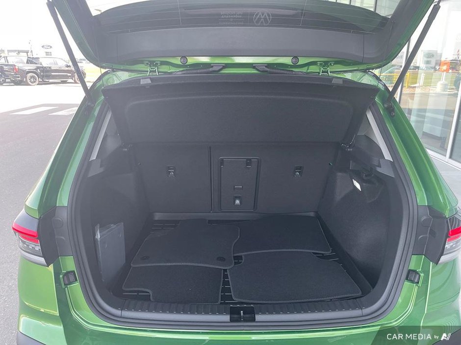 2025 Volkswagen Taos Comfortline Black Edition 4MOTION-12