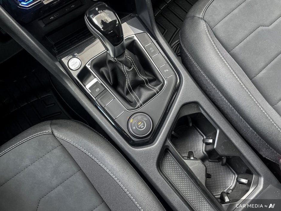 2025 Volkswagen Taos Comfortline Black Edition 4MOTION-17