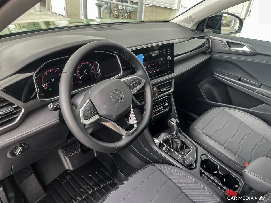 2025 Volkswagen Taos Comfortline Black Edition 4MOTION-12