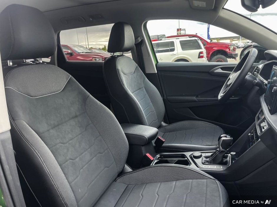 2025 Volkswagen Taos Comfortline Black Edition 4MOTION-21