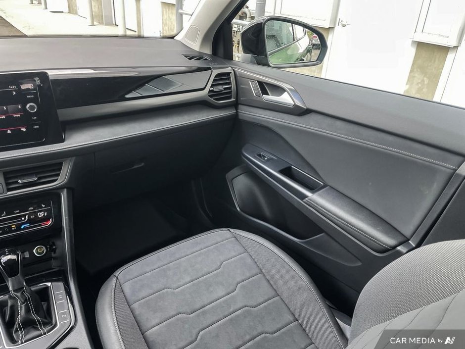 2025 Volkswagen Taos Comfortline Black Edition 4MOTION-24
