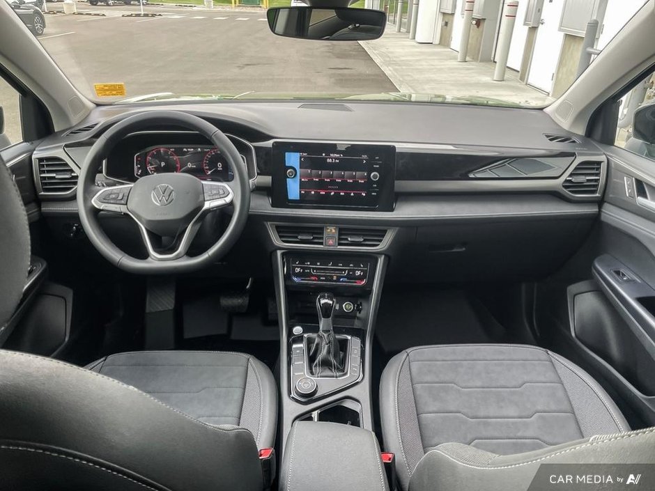 2025 Volkswagen Taos Comfortline Black Edition 4MOTION-23