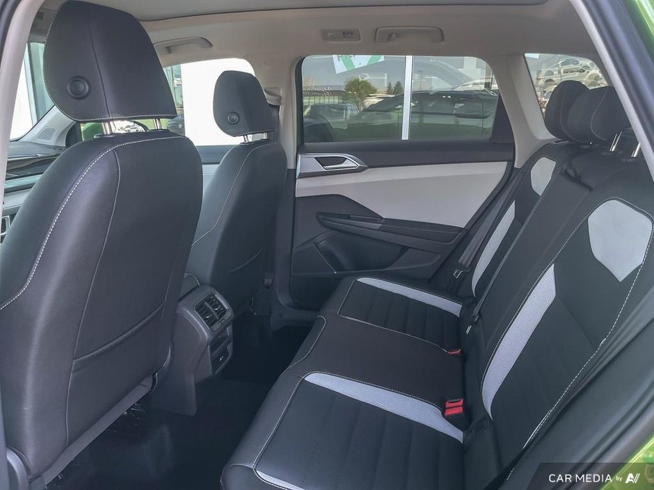 2025 Volkswagen Taos Highline 4MOTION-22