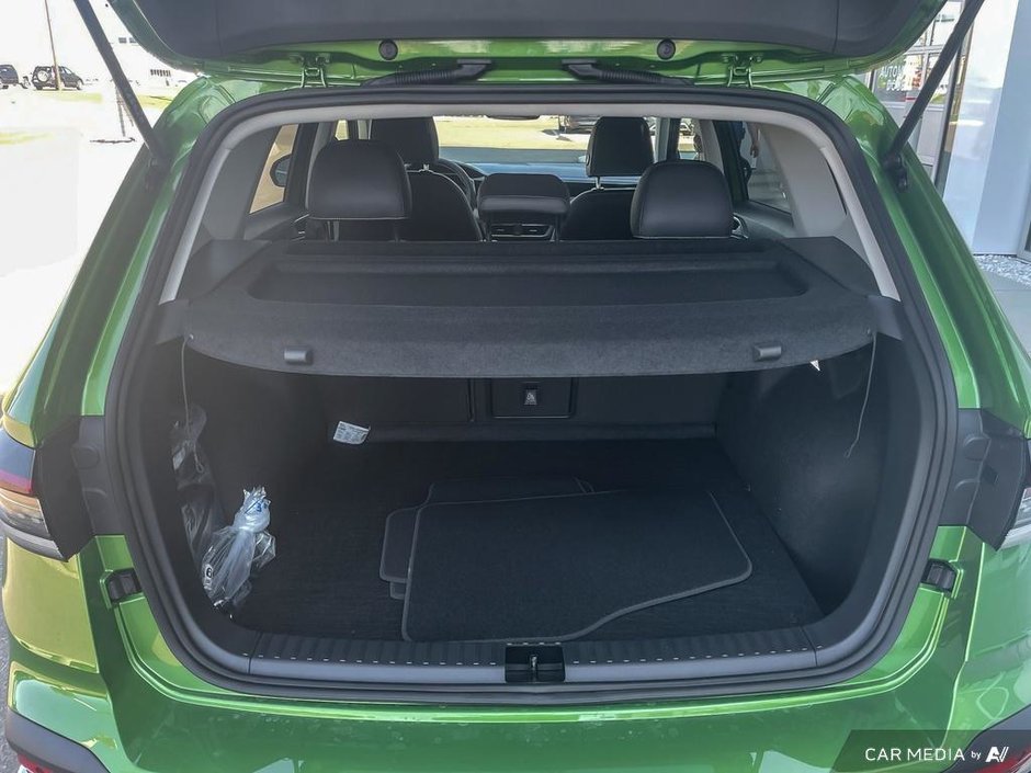 2025 Volkswagen Taos Highline 4MOTION-11