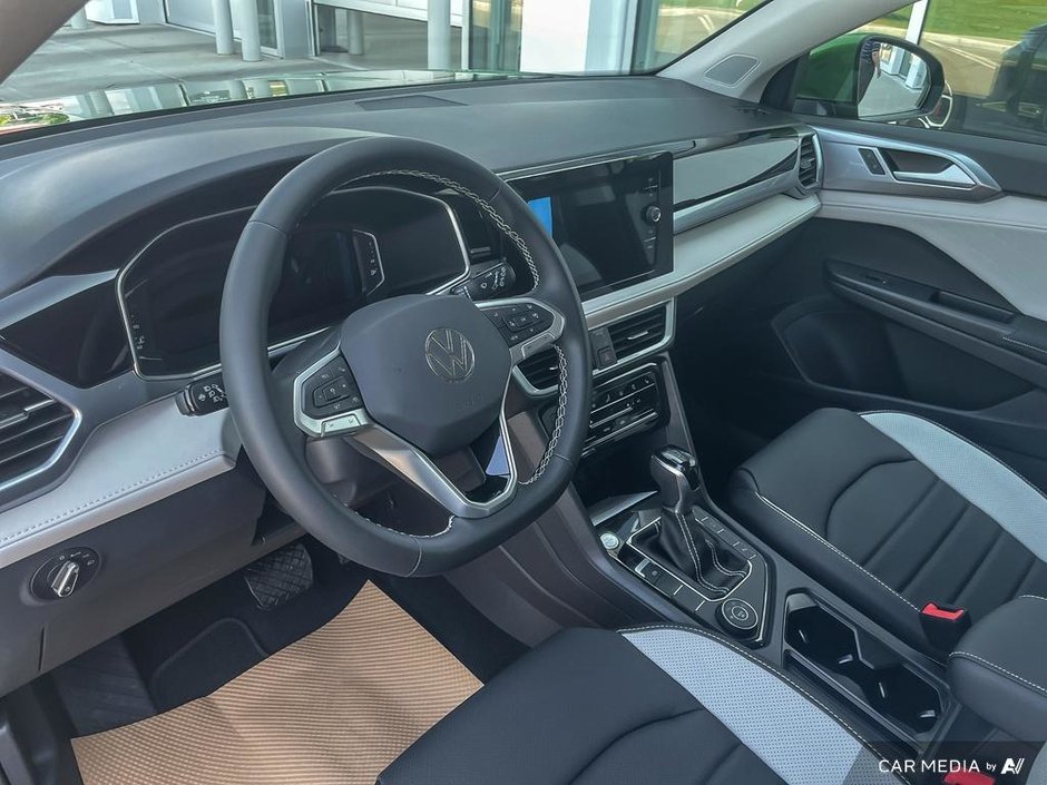 2025 Volkswagen Taos Highline 4MOTION-12