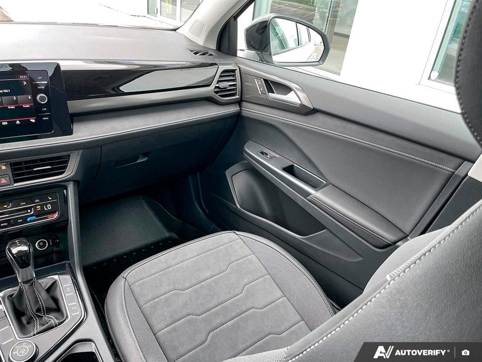 2026 Volkswagen Taos Comfortline Black Edition 4MOTION-25