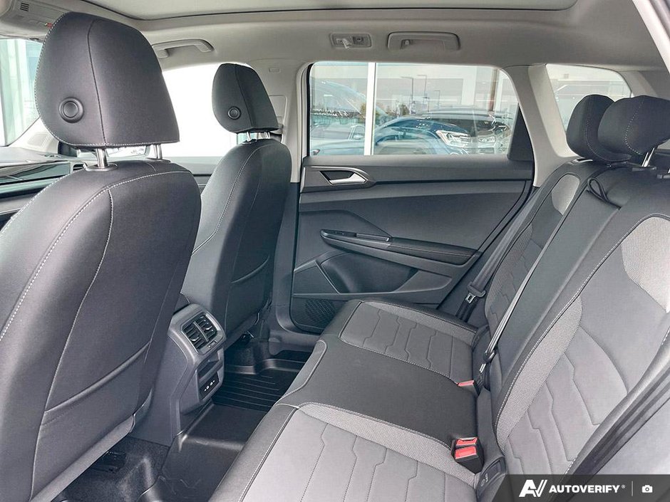 2026 Volkswagen Taos Comfortline Black Edition 4MOTION-23