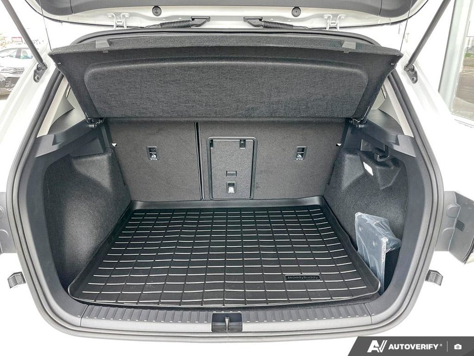 2026 Volkswagen Taos Comfortline Black Edition 4MOTION-12