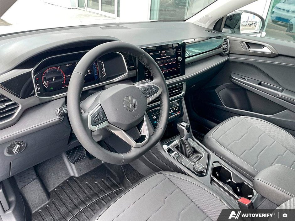 2026 Volkswagen Taos Comfortline Black Edition 4MOTION-13