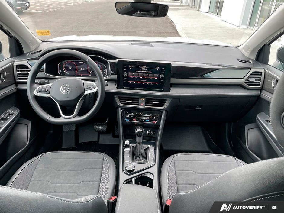 2026 Volkswagen Taos Comfortline Black Edition 4MOTION-24