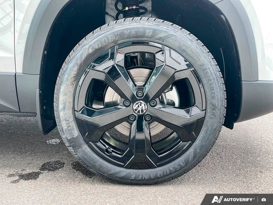 2026 Volkswagen Taos Comfortline Black Edition 4MOTION-6