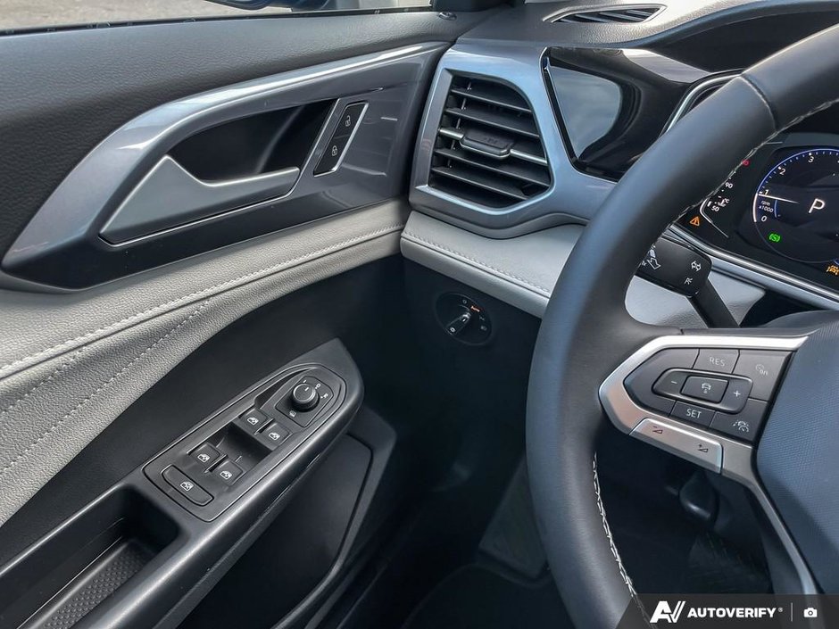 2026 Volkswagen Taos Highline 4MOTION-16