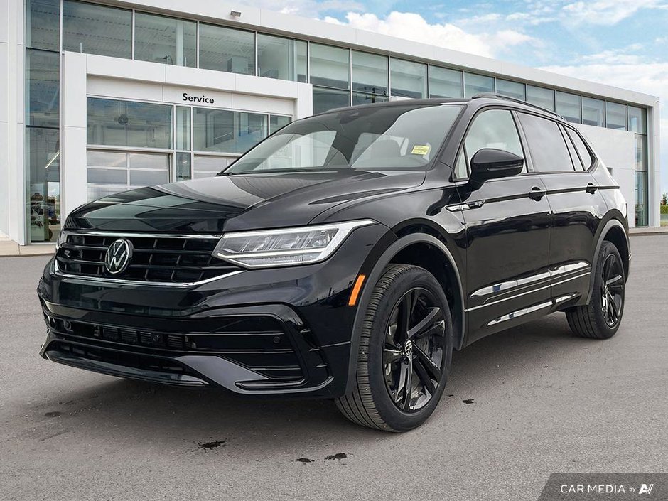 2024 Volkswagen Tiguan Comfortline R-Line Black Edition-0