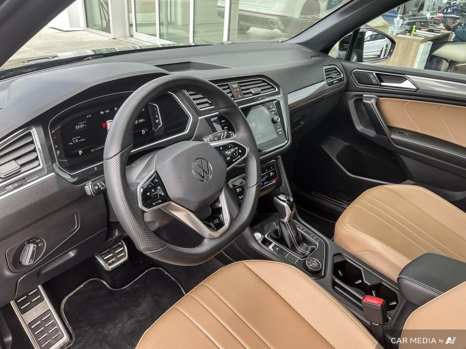 2024 Volkswagen Tiguan Comfortline R-Line Black Edition-12