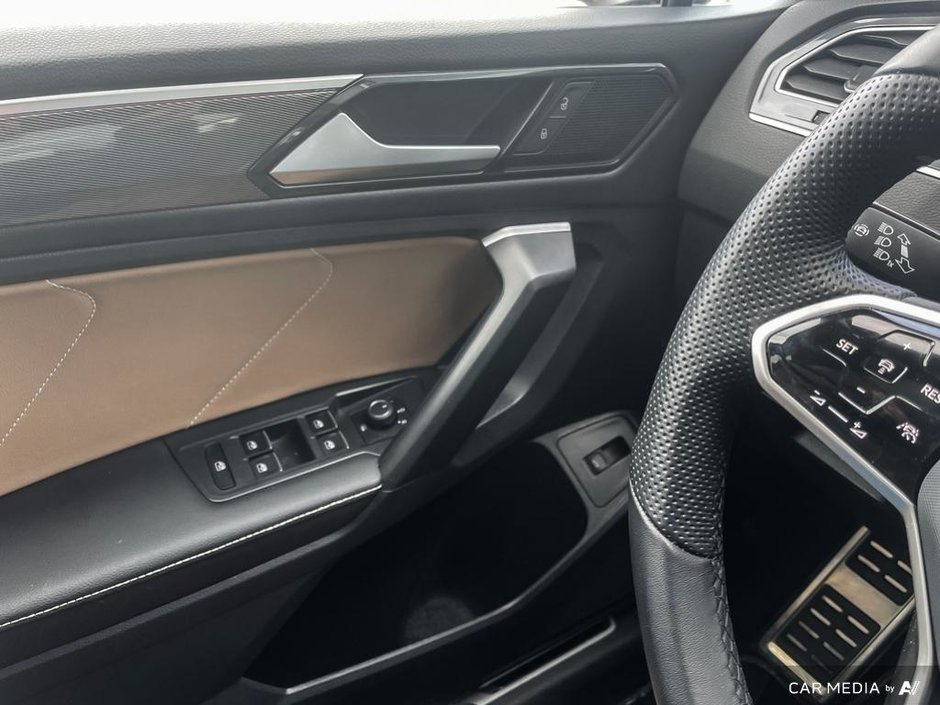 2024 Volkswagen Tiguan Comfortline R-Line Black Edition-16