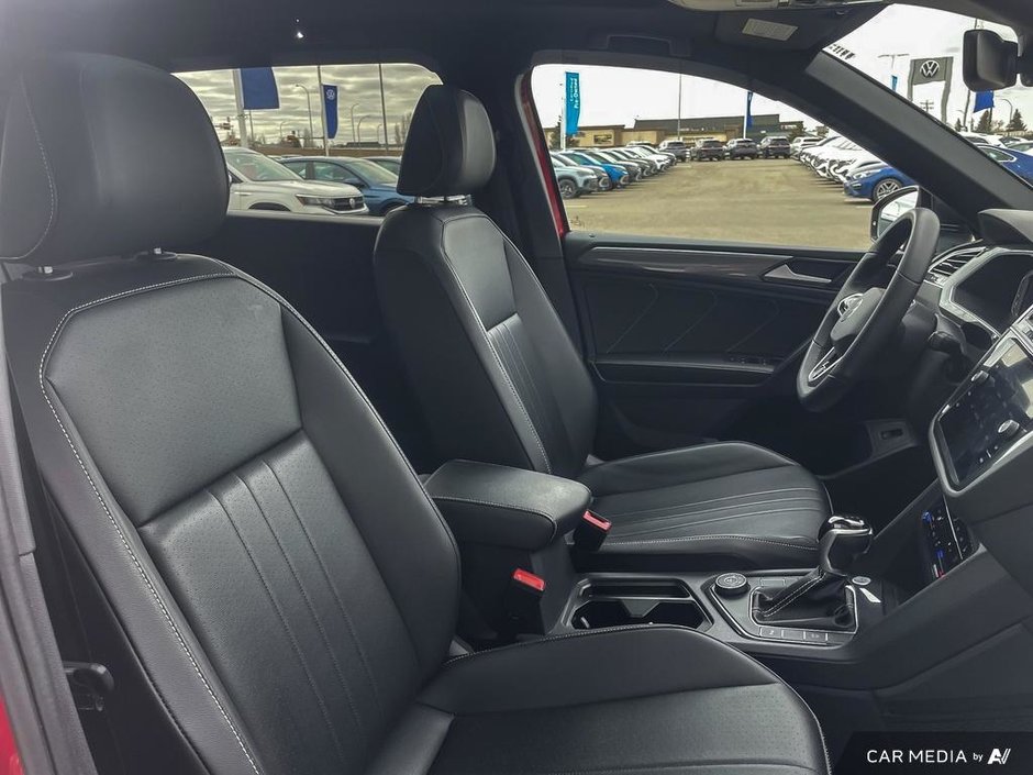2024 Volkswagen Tiguan Comfortline R-Line Black Edition-21