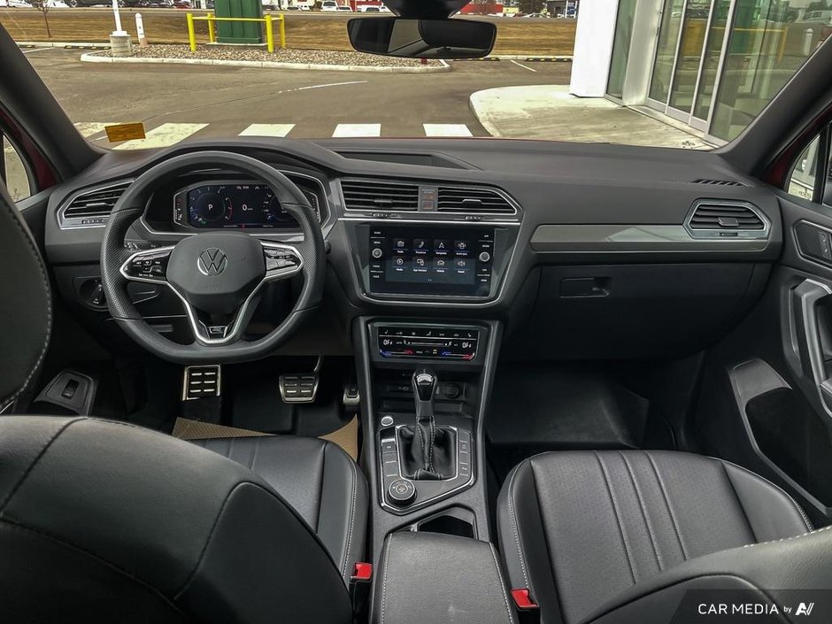 2024 Volkswagen Tiguan Comfortline R-Line Black Edition-23