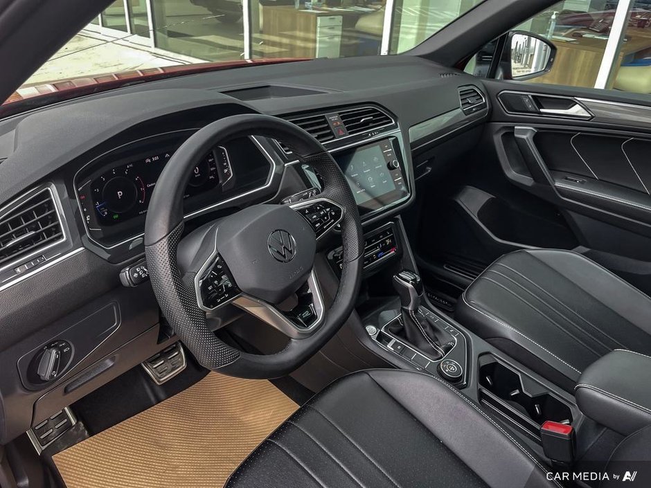 2024 Volkswagen Tiguan Comfortline R-Line Black Edition-12
