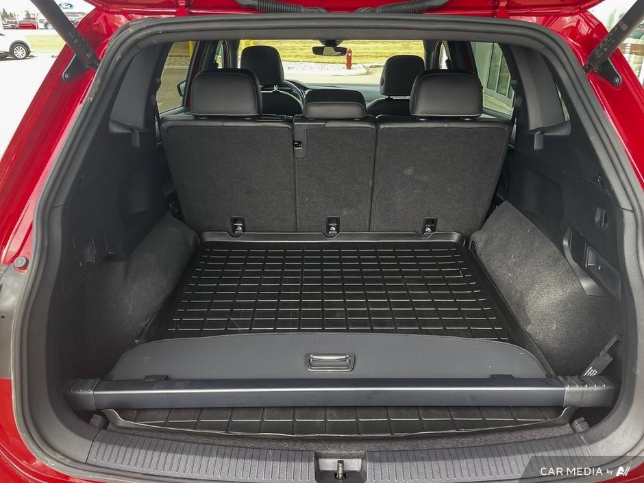 2024 Volkswagen Tiguan Comfortline R-Line Black Edition-11
