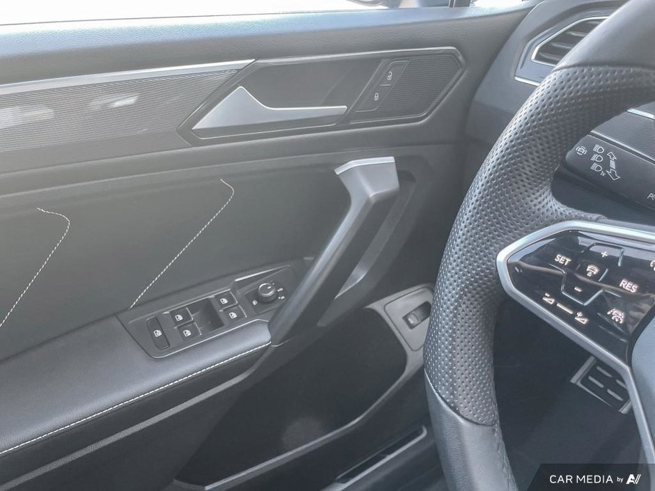 2024 Volkswagen Tiguan Comfortline R-Line Black Edition-15