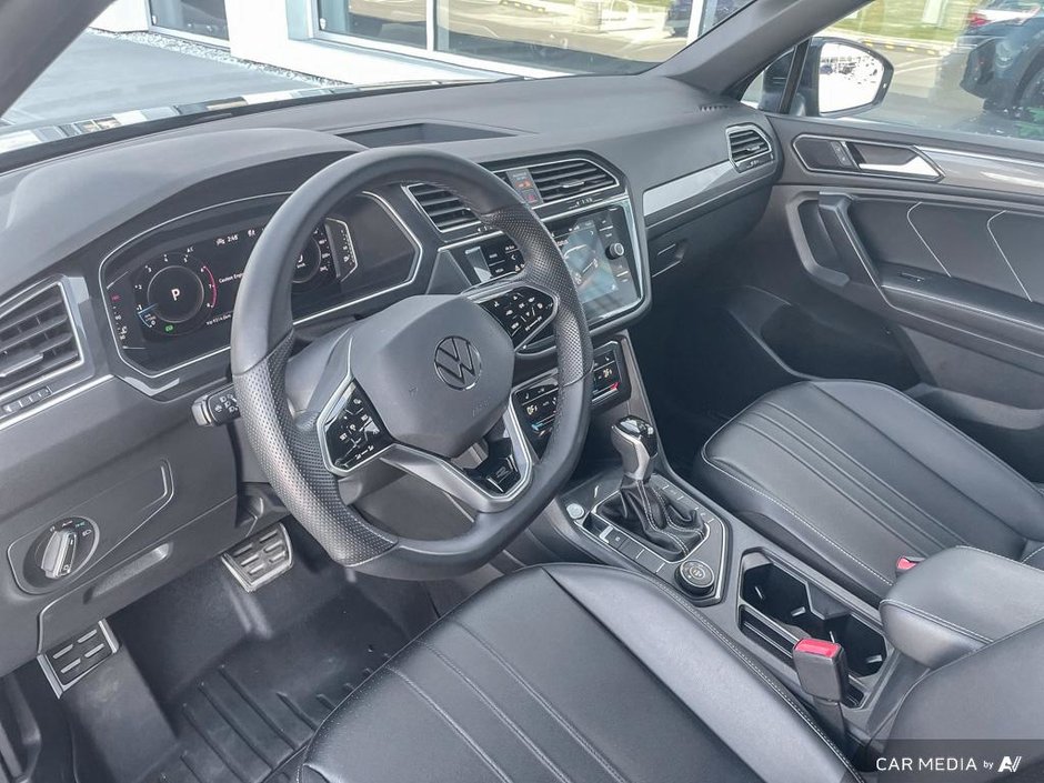 2024 Volkswagen Tiguan Comfortline R-Line Black Edition-11