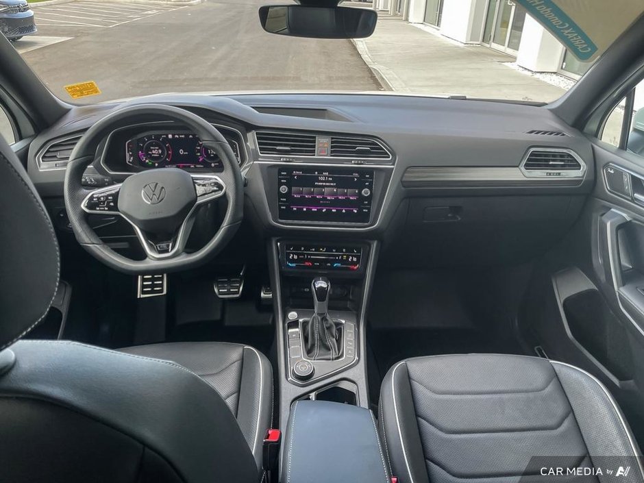 2024 Volkswagen Tiguan Highline R-Line-23