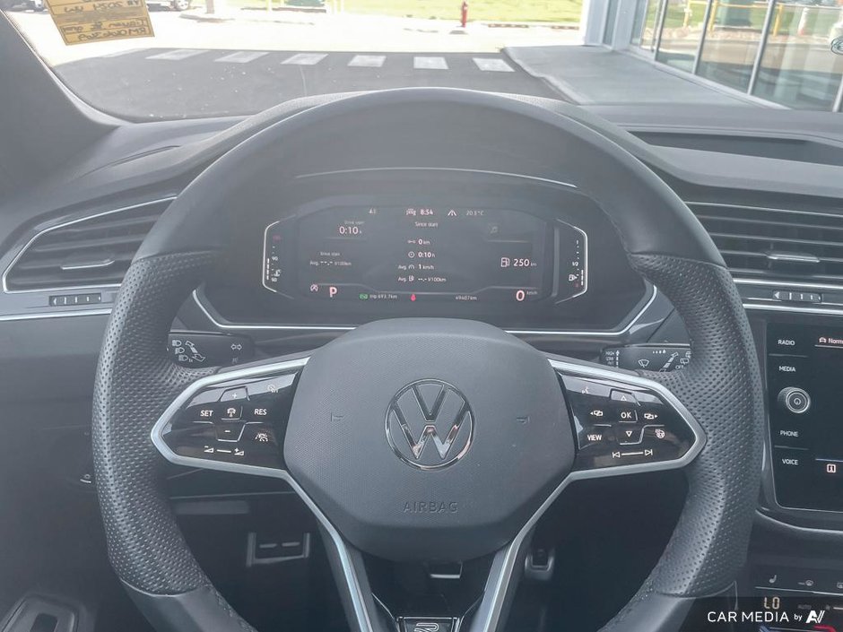 2024 Volkswagen Tiguan Comfortline R-Line Black Edition-13