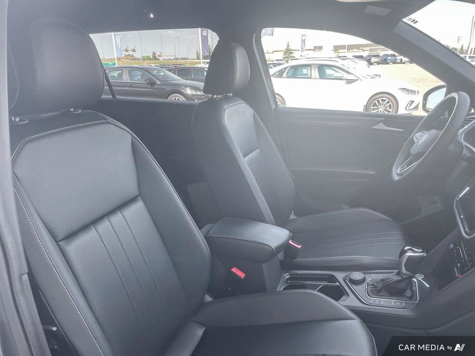 2024 Volkswagen Tiguan Comfortline R-Line Black Edition-21